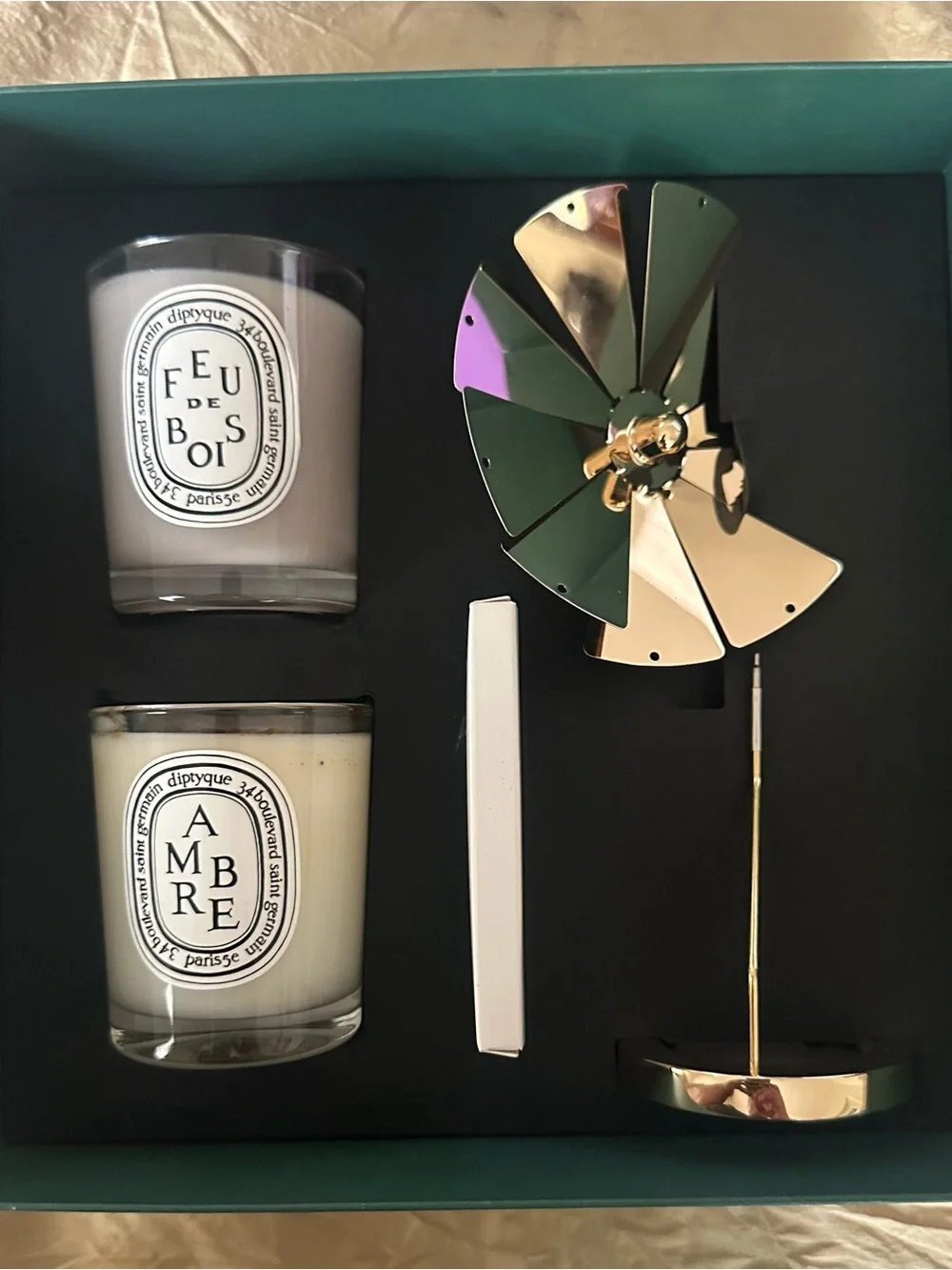 Diptyque Set of 2 Scented Candles with Carousel Feu de Bois & Ambre Limited Edit